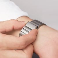 Uniq Strova Steel Link bandje Apple Watch | 44/45/46/49 mm - Sterling