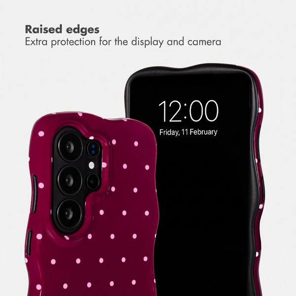 Selencia Vivid Wavy Back Cover with MagSafe Samsung Galaxy S26 Ultra - Happy Dots Burgundy