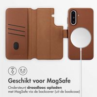 Accezz Leather Bookcase 2-in-1 met MagSafe Samsung Galaxy A36 / A56 - Coffee Brown