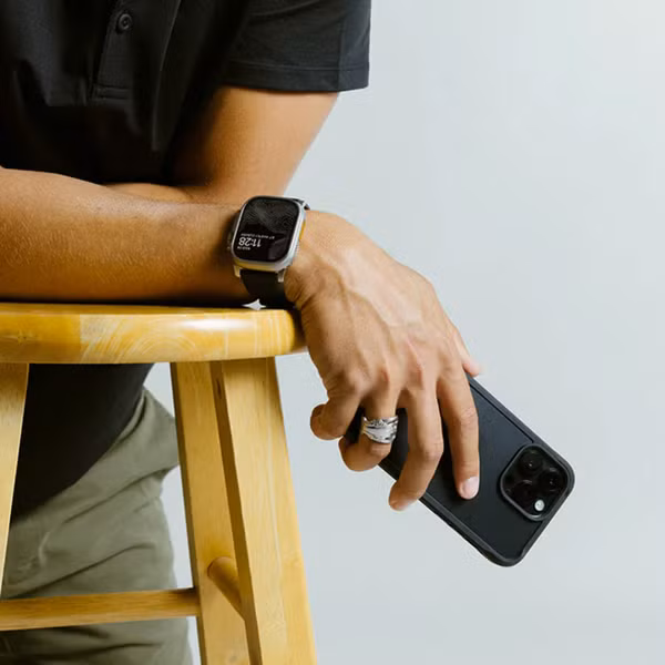 Nomad Rugged Case Apple iPhone 15 - Zwart