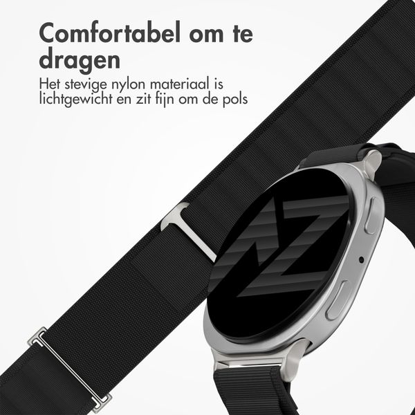 Accezz Nylon Alpine bandje Samsung Galaxy Watch 9 (40/44mm) / Watch 8 (40/44mm) / Classic (46mm) - Zwart