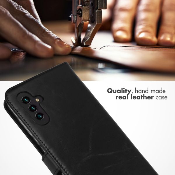 Selencia Echt Leren Bookcase Samsung Galaxy A13 (5G) / A04s - Zwart