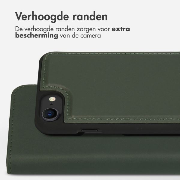Accezz Premium Leather 2 in 1 Wallet Bookcase Apple iPhone SE (2022 / 2020) / 8 / 7 / 6(s) - Groen