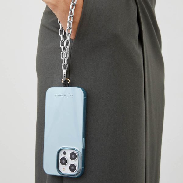iDeal of Sweden Mirror Case Apple iPhone 14 / 13 - Sky Blue
