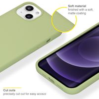 Accezz Liquid Silicone Backcover iPhone 13 - Groen