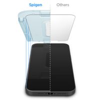 Spigen GLAStR EZ Fit Screenprotector + Applicator iPhone 12 Mini