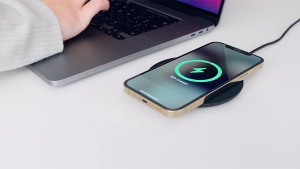 imoshion Qi Soft Touch Wireless Charger - Draadloze oplader - 10 Watt - Wit