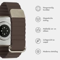 imoshion Magnetisch kunstleren bandje Apple Watch | 44/45/46/49 mm - Donkerbruin