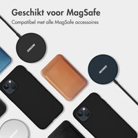 Accezz Liquid Silicone Backcover met MagSafe iPhone 16 - Zwart