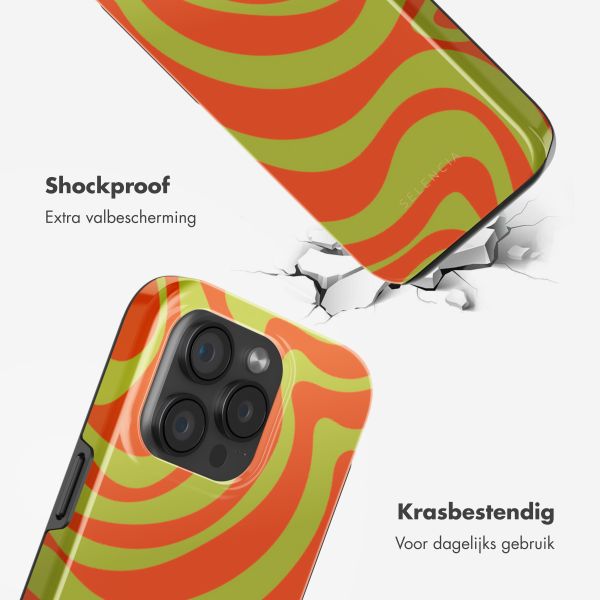 Selencia Vivid Tough Backcover met MagSafe iPhone 15 Pro - Wavy Swirl Orange Fern