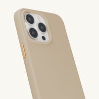 Selencia Rivièra MagSafe Backcover met afneembare haakjes Apple iPhone 15 Pro Max - Milky Latte