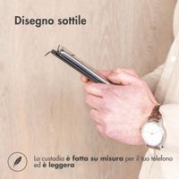 Accezz Flipcase Apple iPhone 15 Pro - Zwart