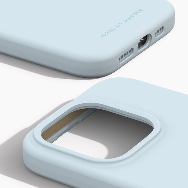 iDeal of Sweden Silicone Case met MagSafe Apple iPhone 15 Pro - Light Blue