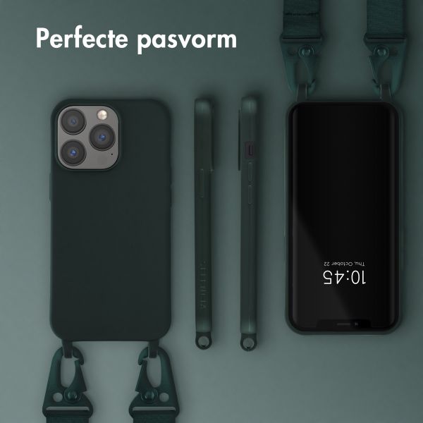 Selencia Siliconen hoesje met afneembaar koord Apple iPhone 13 - Donkergroen