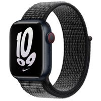 Black apple watch with white strap sale