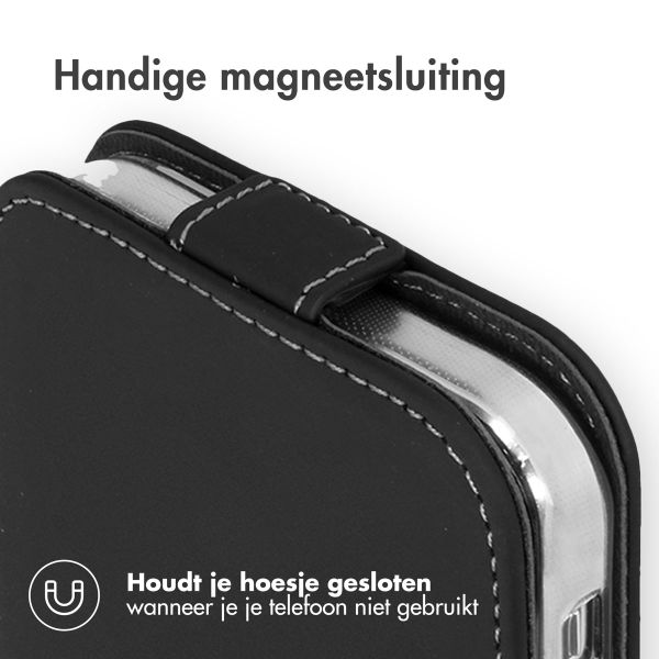 Accezz Flipcase Apple iPhone 13 - Zwart