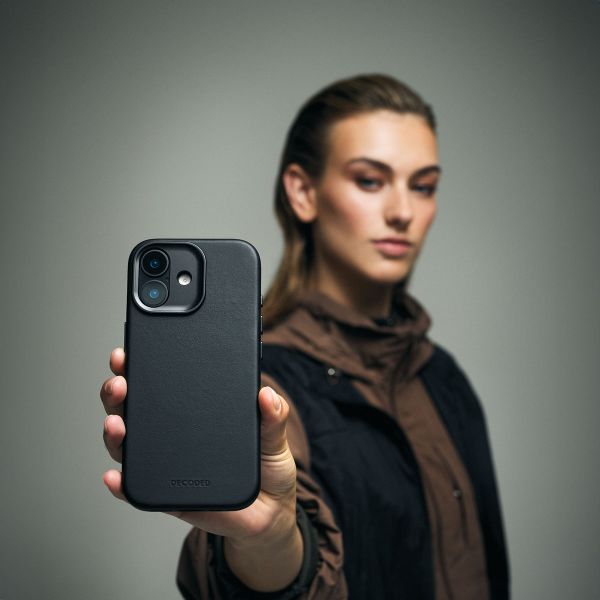 Decoded Leather Backcover MagSafe Apple iPhone 17 - Zwart