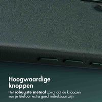 Accezz MagSafe Leather Backcover Apple iPhone 16 - Cedar Green