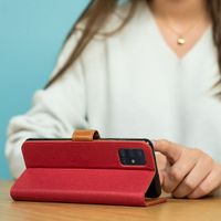 imoshion Luxe Canvas Bookcase iPhone 13 Pro - Rood