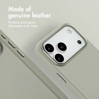 Accezz Leather Back Cover with MagSafe Apple iPhone 17 Pro Max - Light Grey