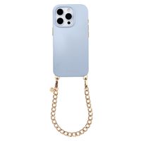 Selencia Rivièra MagSafe Backcover met afneembare haakjes voor de Apple iPhone 16 Pro Max - Powder Blue + Bold Chain Polskoord - Gold