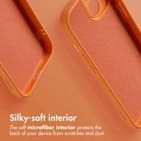 imoshion Colour Back Cover with MagSafe Apple iPhone 15 - Orange