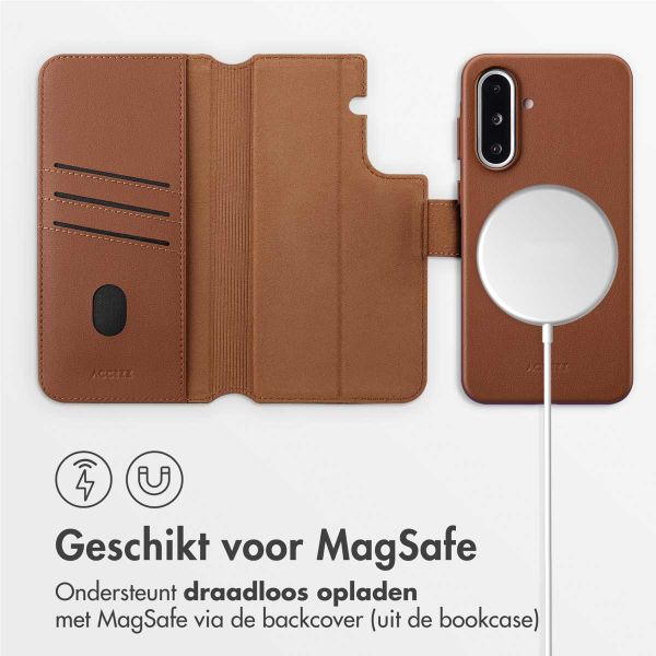 Accezz Leather Bookcase 2-in-1 met MagSafe Samsung Galaxy A36 / A56 - Coffee Brown