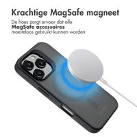 Accezz Rugged Frosted Backcover met MagSafe iPhone 16 Pro - Zwart