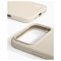 iDeal of Sweden Silicone Case met MagSafe Apple iPhone 17 Pro - Cloud Dancer