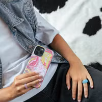 Selencia Vivid Backcover met MagSafe Apple iPhone 16e - Marble Pink