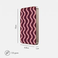 Selencia Vivid Powerbank 5.000 mAh - Draadloze Powerbank - MagSafe en Qi - Desert Gold / Wavy Baby Burgundy