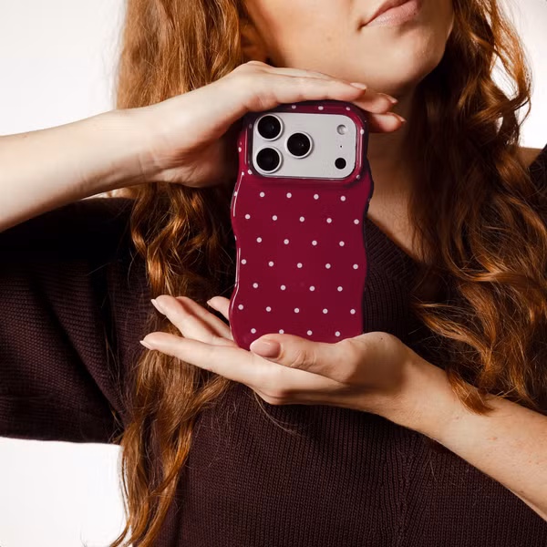 Selencia Vivid Wavy Back Cover with MagSafe Apple iPhone 17 Pro Max - Happy Dots Burgundy