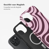 Selencia Vivid Tough Backcover met MagSafe iPhone 15 - Wavy Swirl Pink Plum