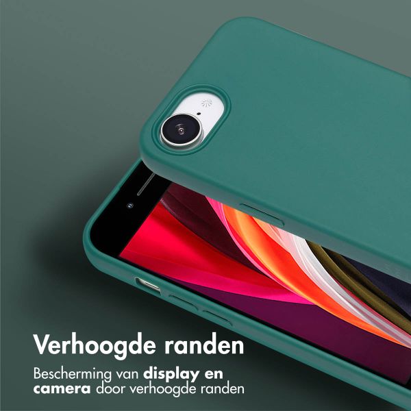 Selencia Siliconen hoesje met afneembaar koord iPhone 16e - Donkergroen