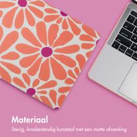 imoshion Design Laptop Cover Apple MacBook Pro 16 inch (2021 / 2023 M3 / 2024 M4 / 2026 M5) - Orange Flower Connect