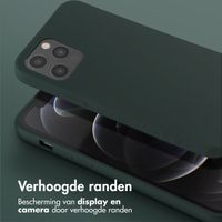 Selencia Siliconen hoesje met afneembaar koord Apple iPhone 12 (Pro) - Donkergroen