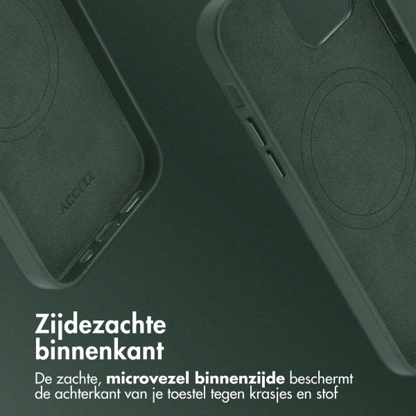 Accezz MagSafe Leather Backcover Apple iPhone 12 (Pro) - Cedar Green