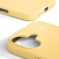 iDeal of Sweden Silicone Case met MagSafe Apple iPhone 16 - Soft Lemon