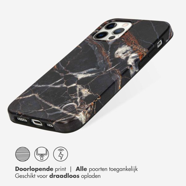 Selencia Aurora Fashion Backcover iPhone 12 (Pro) - Duurzaam hoesje - 100% gerecycled - Zwart Marmer