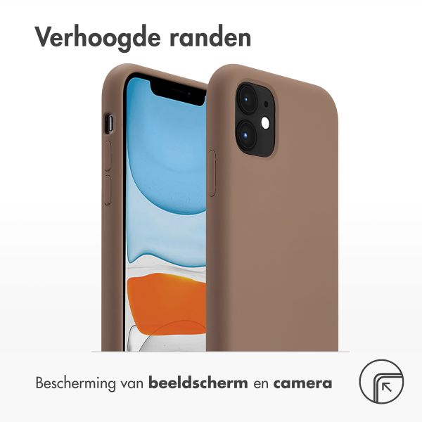 Accezz Liquid Silicone Backcover met MagSafe Apple iPhone 11 - Lichtbruin