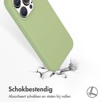 Accezz Liquid Silicone Backcover met MagSafe Apple iPhone 15 Pro - Groen
