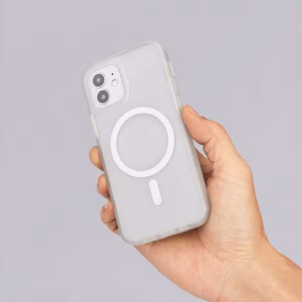 imoshion Color Guard Backcover met MagSafe Apple iPhone 12 (Pro) - Wit