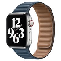 Apple Leather Link Apple Watch Series 1 t/m 9 / SE (38/40/41 mm) | Series 10 / 11 (42 mm) - Maat M/L - Baltic Blue