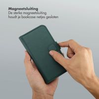 Selencia Olyn Uitneembare Bookcase met MagSafe Apple iPhone 14 / 13 - Groen