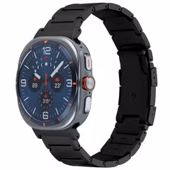 Accezz Mat Titanium bandje voor de Samsung Galaxy Watch Ultra (2024/2025) - Zwart