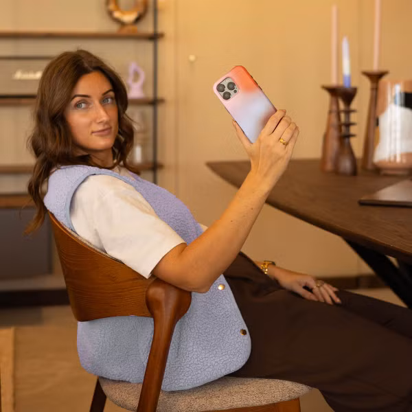 Selencia Vivid Backcover met MagSafe Apple iPhone 17 Pro - Gradient Soft Blush