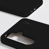iDeal of Sweden Silicone Case met MagSafe Samsung Galaxy S26 - Zwart