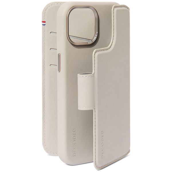 Decoded 2 in 1 Leather Detachable Wallet Apple iPhone 15 - Clay