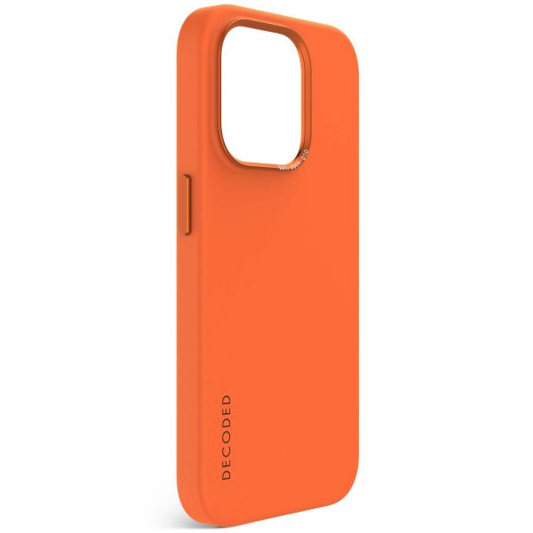 Decoded Silicone Backcover MagSafe iPhone 15 Pro - Oranje