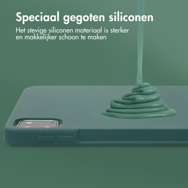Accezz Liquid Silicone Backcover met penhouder Apple iPad Pro 11 (2022 / 2021 / 2020 / 2018) - Donkergroen